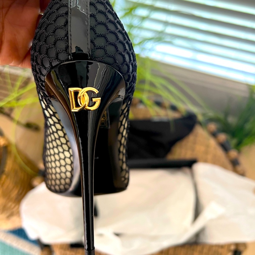 BRAN NEW NEVER WORN !!! DOLCE & GABBANA